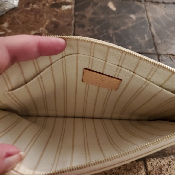 Louis Vuitton Damier Azur Neverfull MM Pochette LIKE NEW - Picture 9 of 10